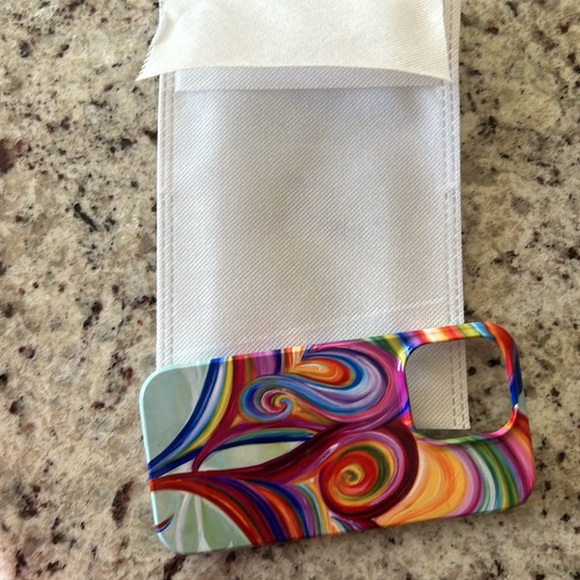 NWOT. Gorgeous heart art Custom made IP 14 PRO phone case. Never used. - Picture 7 of 8